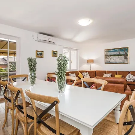 Semesterbostad 60 Croatia Ika